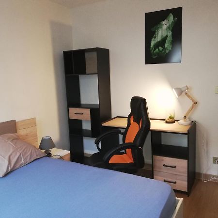 Grand T3 Avec Clim, Parking Et Terrasse Privative - Agen Apartment Exterior foto