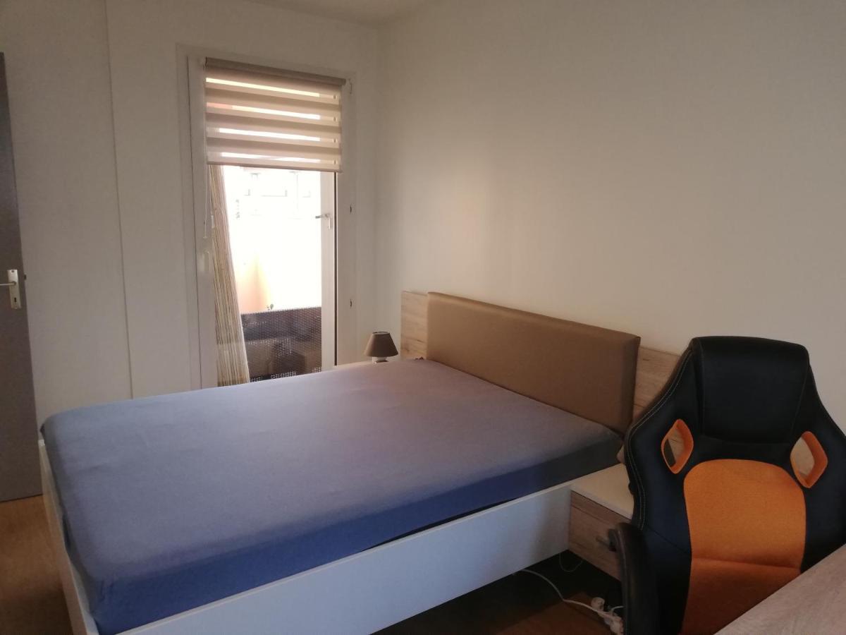 Grand T3 Avec Clim, Parking Et Terrasse Privative - Agen Apartment Exterior foto