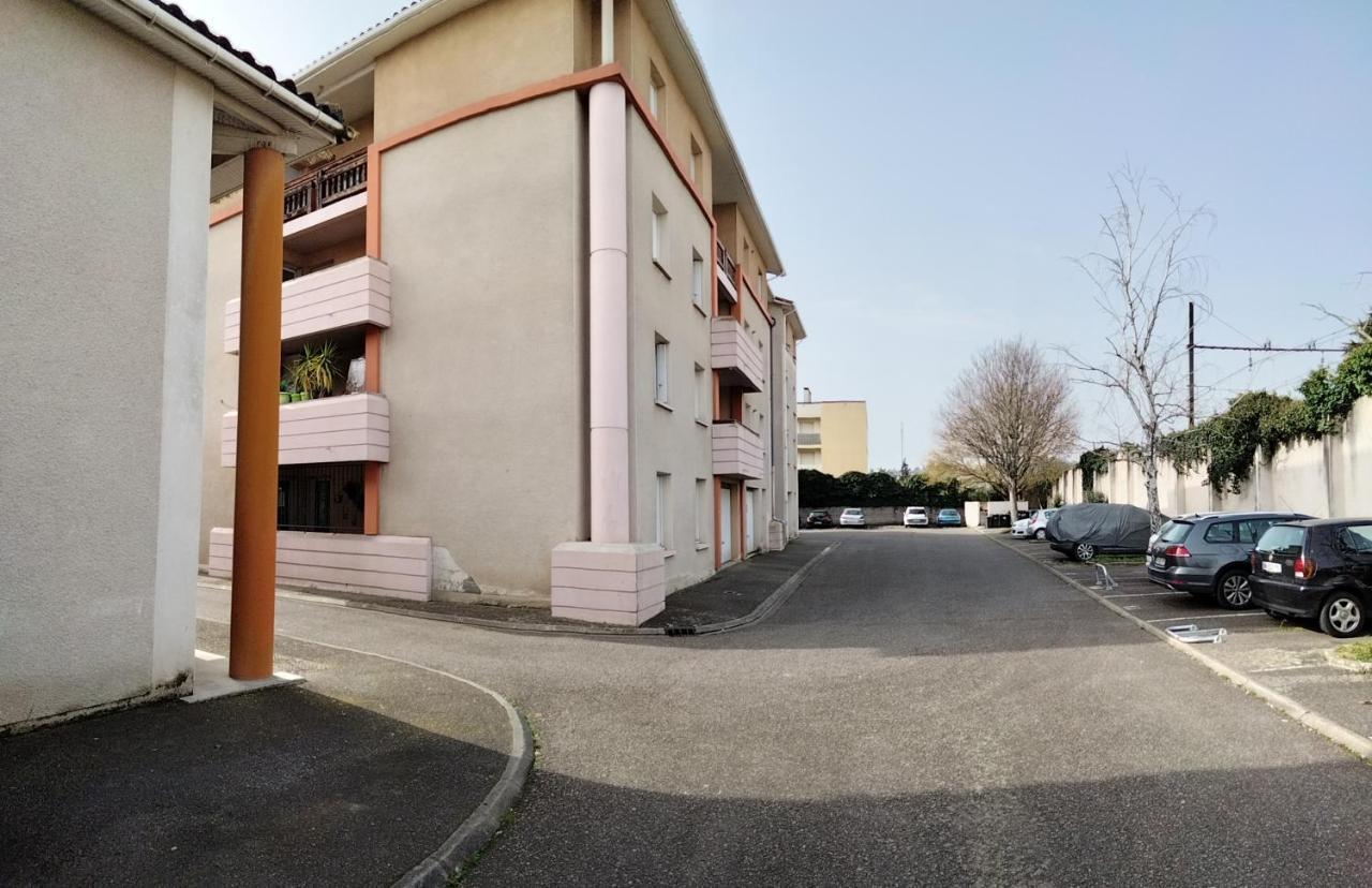 Grand T3 Avec Clim, Parking Et Terrasse Privative - Agen Apartment Exterior foto